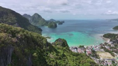 Palawan Adası 'ndaki El Nido Gölünün Panoraması, Hava Görüntüsü