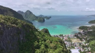 Palawan Adası 'ndaki El Nido Gölünün Panoraması, Hava Görüntüsü