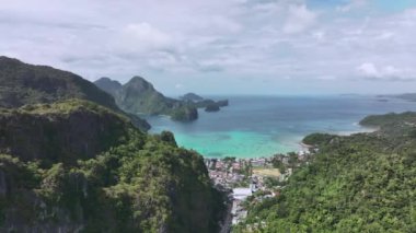 Palawan Adası 'ndaki El Nido Gölünün Panoraması, Hava Görüntüsü