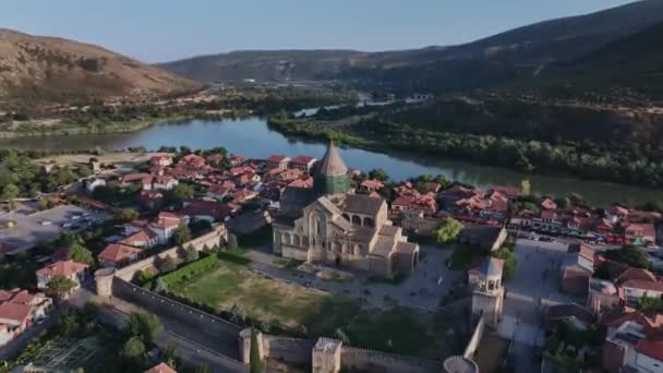 Svetitskhoveli大教堂 真实的Mtskheta Aerial View — 图库视频影像