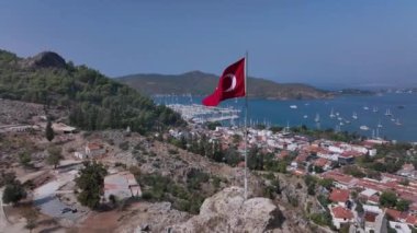 Tepedeki Büyük Türkiye Bayrağı ve Fethiye Panoraması, Hava Manzarası