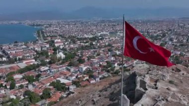Tepedeki Büyük Türkiye Bayrağı ve Fethiye Panoraması, Hava Manzarası