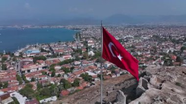 Tepedeki Büyük Türkiye Bayrağı ve Fethiye Panoraması, Hava Manzarası