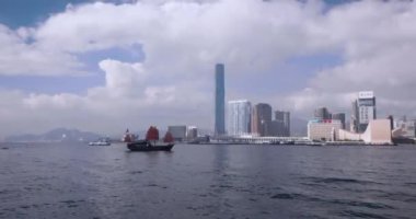 Hong Kong 'un sembolü kırmızı yelkenli bir tekne, Panorama