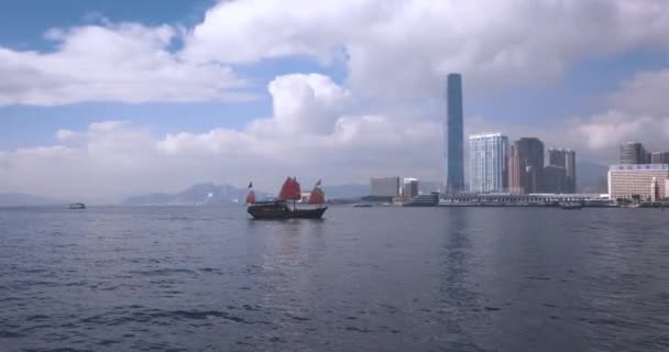Symbol Hong Kong Loď Červenými Plachtami Panorama — Stock video
