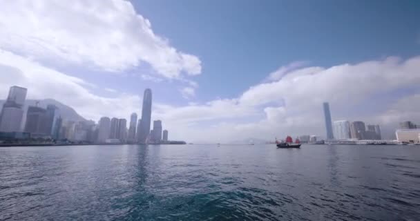 Symbol Hongkongu Jest Łódź Czerwonymi Żaglami Panorama — Wideo stockowe