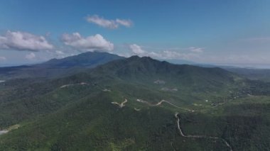 Palawan tropikal adasının nefes kesici vahşi manzaraları, hava manzarası
