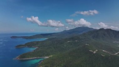 Palawan tropikal adasının nefes kesici vahşi manzaraları, hava manzarası