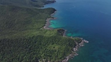 Palawan tropikal adasının nefes kesici vahşi manzaraları, hava manzarası