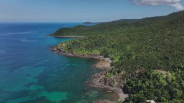 Palawan tropikal adasının nefes kesici vahşi manzaraları, hava manzarası