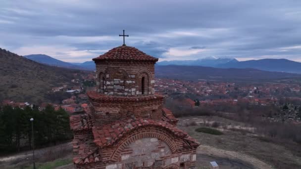 Heilige Drie Eenheid Kerk Gornji Matejevac Servië Luchtfoto — Stockvideo