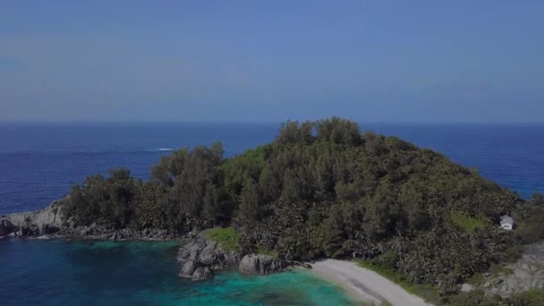 Klippor Och Vågor Paradise Beach Seychellerna Flygfoto — Stockvideo