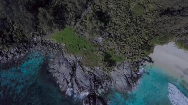 Rocas Olas Playa Paradisíaca Seychelles Vista Aérea — Vídeos de Stock