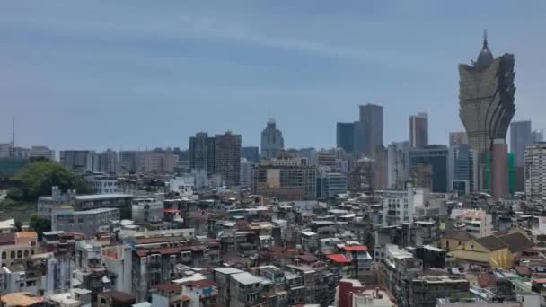 Dächer Authentischer Häuser Und Ein Panorama Des Modernen Macau Luftaufnahme — Stockvideo
