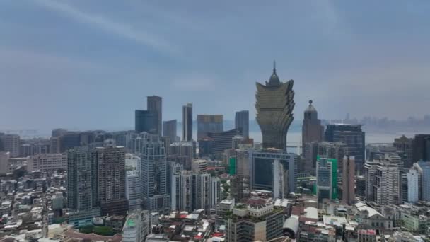 Dächer Authentischer Häuser Und Ein Panorama Des Modernen Macau Luftaufnahme — Stockvideo