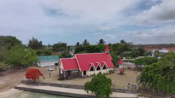 Notre Auxiliatrice Cap Malheureux Church Mauritius Aerial View — 비디오