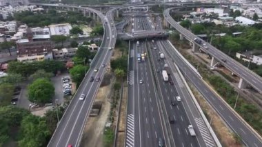 Kaohsiung, Tayvan 'da arabalı otoyollar, hava manzaralı.