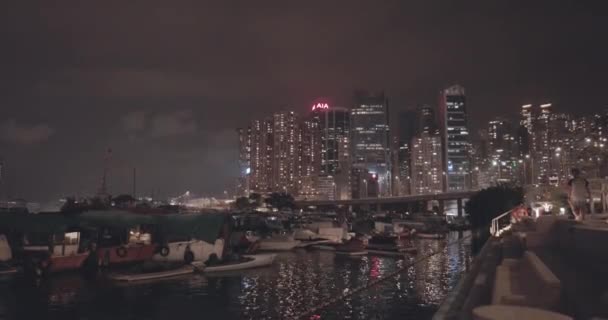 Lodě Jachty Pozadí Hong Kongu Noci — Stock video
