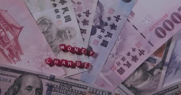 Νέο Δολάριο Της Ταϊβάν Δολάριο Ηπα Αλλαγή Νομίσματος Επιγραφή Κύβους — Αρχείο Βίντεο
