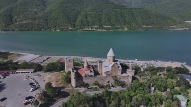 Gürcistan 'daki Ananuri Kalesi üzerinde Uçuş, Hava Görüntüsü