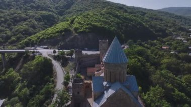 Gürcistan 'daki Ananuri Kalesi üzerinde Uçuş, Hava Görüntüsü