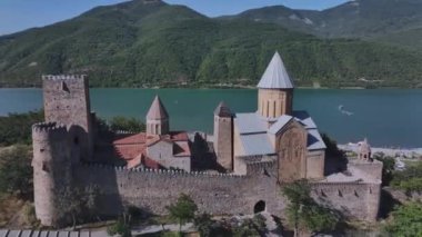 Gürcistan 'daki Ananuri Kalesi üzerinde Uçuş, Hava Görüntüsü
