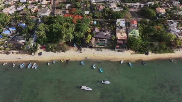 Playa Con Barcos Cerca Port Louis Mauricio Vista Aérea — Vídeos de Stock