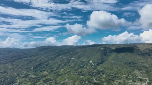 Green Hills Nubes Cielo Isla Cebú Filipinas Vista Aérea — Vídeo de stock