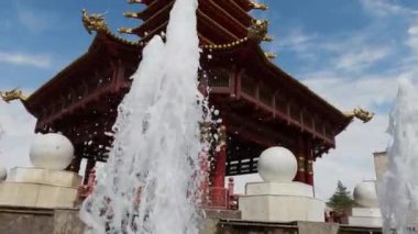 Rusya 'nın Elista Merkezinde Yedi Gün Pagoda