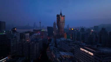 Macau şehir merkezinin akşam manzarası, hava manzarası.