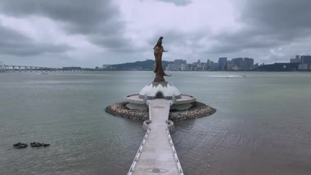Statue Kun Iam Ecumenical Center Macau Aerial View — Stock Video