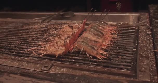 台湾街市肯廷夜市的海鲜烹调 — 图库视频影像