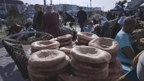 Продавец Фруктов Овощей Восточном Рынке Шымкенте Казахстан — стоковое видео