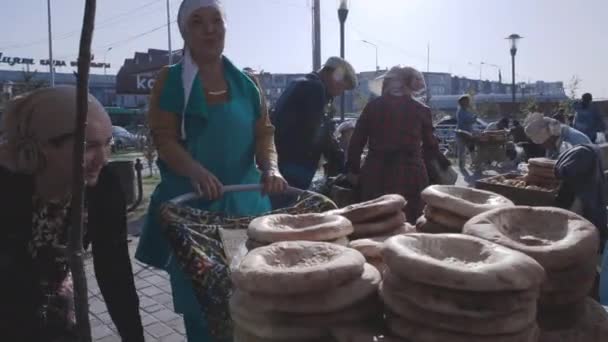 Obst Und Gemüseverkäufer Auf Dem Östlichen Markt Shymkent Kasachstan — Stockvideo