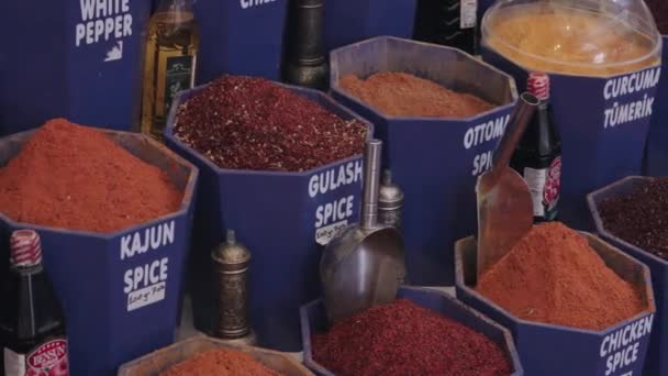 土耳其东部市场上香料的大宗配售 — 图库视频影像