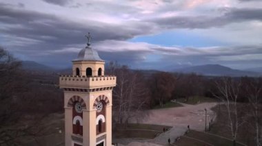 Sırbistan 'ın Nis kenti yakınlarındaki Chegar Hill' deki Ünlü Anıt, Hava Manzarası