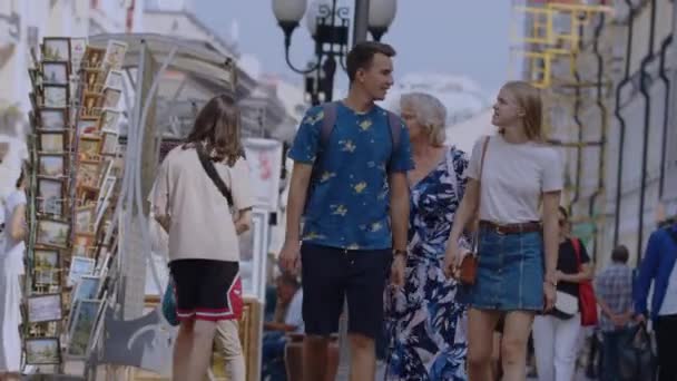 Gente Cammina Lungo Arbat Nel Centro Mosca Russia — Video Stock