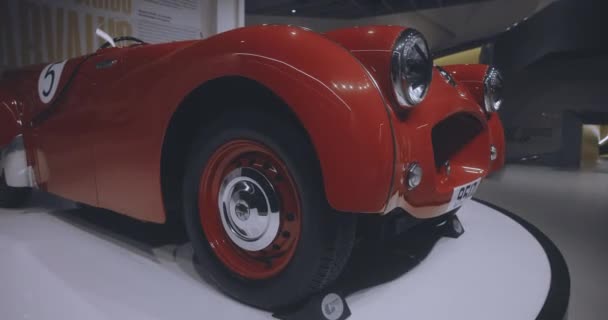 Red Triumph Tr2 Roadster Музеї Гран Прі Макао — стокове відео