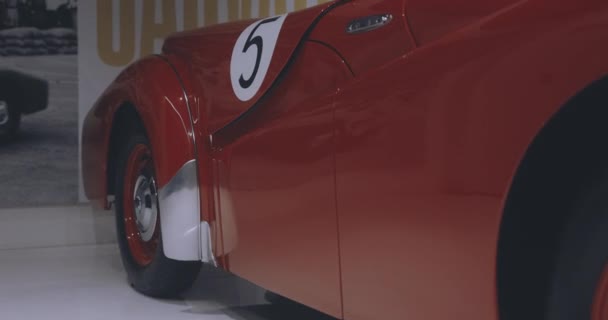 Red Triumph Tr2 Roadster Στο Grand Prix Museum Μακάο — Αρχείο Βίντεο