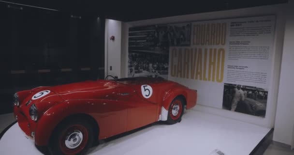 Kırmızı Triumph Tr2 Roadster Grand Prix Müzesi Macau — Stok video