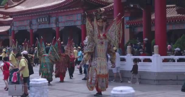 Tayvan Bir Tapınaktaki Tanrıların Figürleriyle Yapılan Kutsal Tören — Stok video