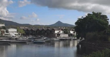 Mauritius 'taki Resimli Koyda Tekneler ve Villalar