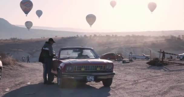 Fényképek Retro Autók Hajnalban Cappadocia Törökország — Stock videók
