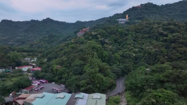 Heiliger Taoistischer Tempel Den Grünen Bergen Von Taipeh Taiwan Luftaufnahme — Stockvideo