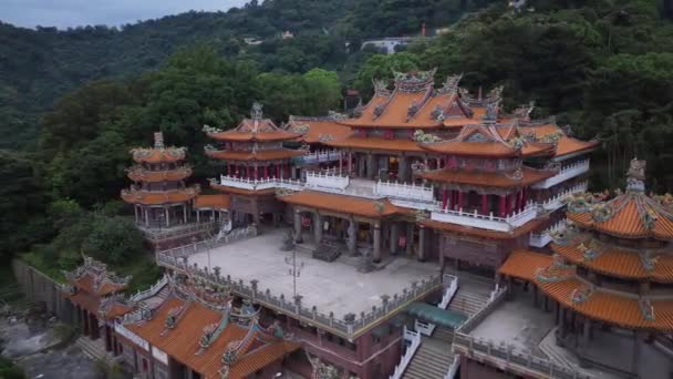 Święta Świątynia Taoistów Zielonych Górach Tajpej Tajwan Lotu Ptaka — Wideo stockowe