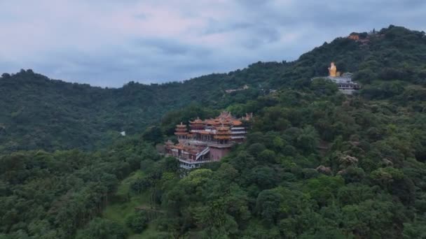 Taipei Tayvan Yeşil Dağları Ndaki Kutsal Taoist Tapınağı — Stok video