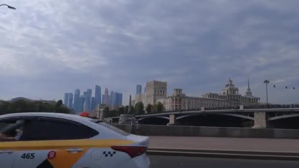 Centrale Straten Van Moskou Uitzicht Vanuit Een Rijdende Auto Rusland — Stockvideo