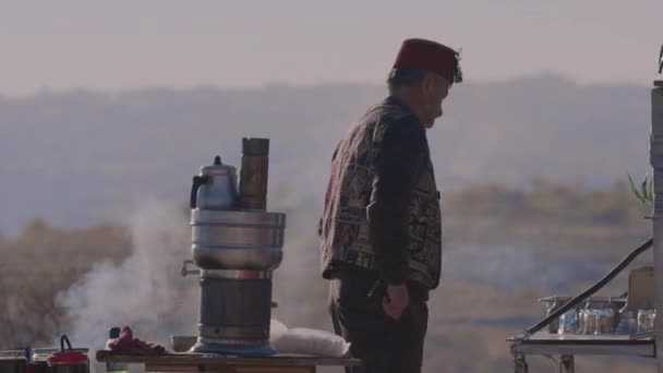 Turecki Starzec Sprawia Gorąca Herbata Sprzedaż Kapadocja Turcja — Wideo stockowe