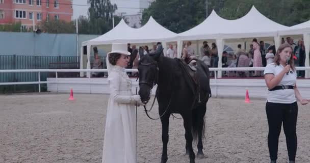 Ladies Horseback Equestrian — 비디오