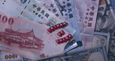 Tayvan Doları ve Tayvan ya da Çin yazılı Amerikan Doları